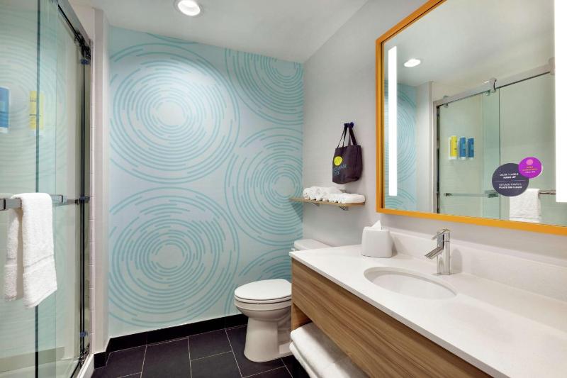 King Room image 2