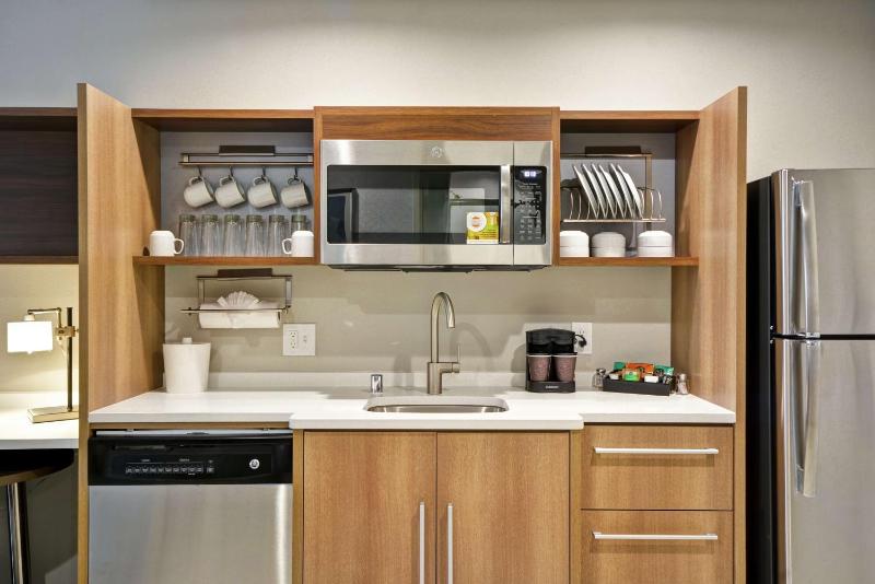 One-Bedroom King Suite - Non-Smoking image 3