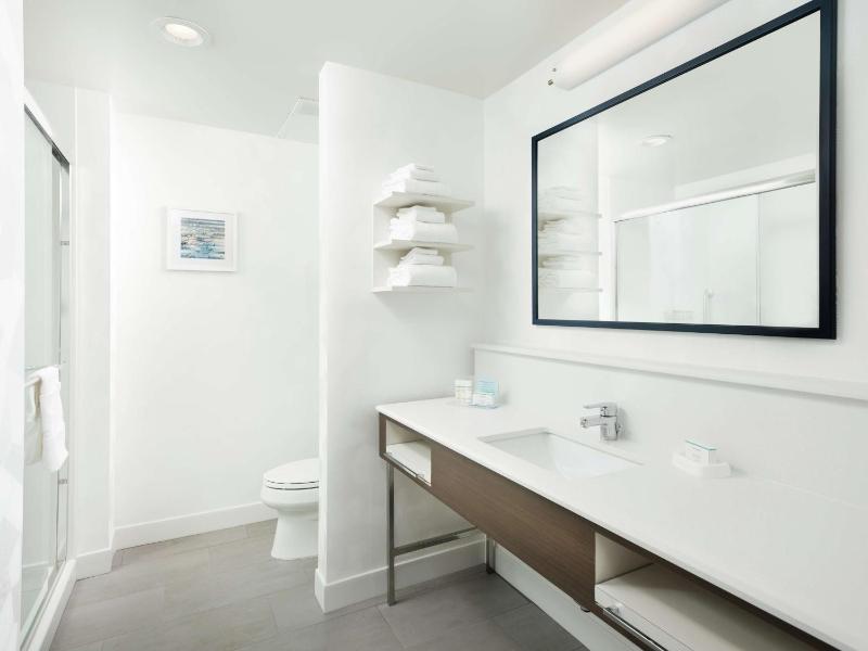 King Room image 2