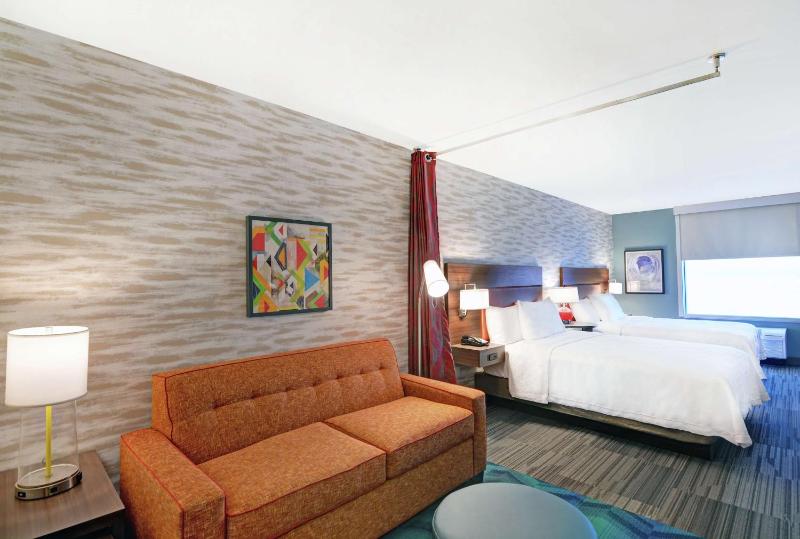 Queen Studio with Two Queen Beds - Non-Smoking image 1