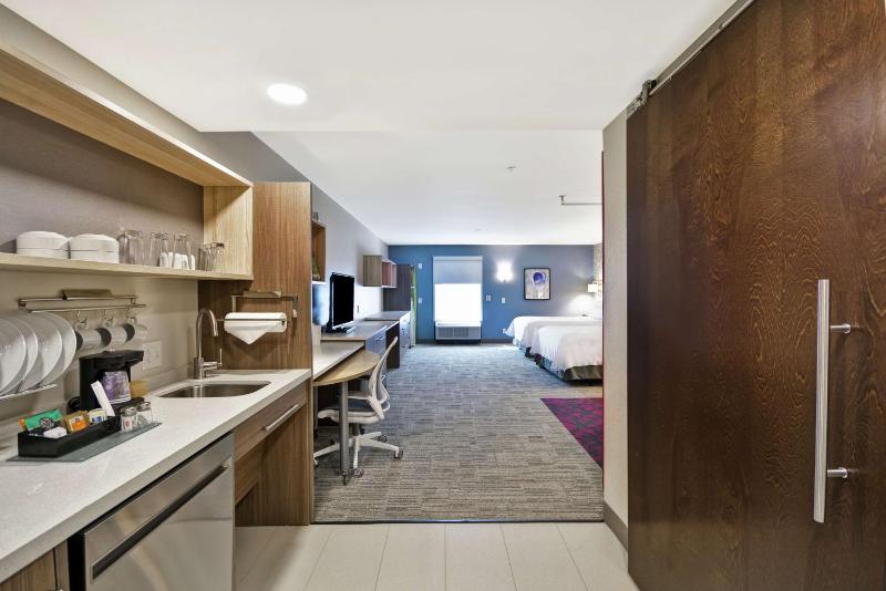 Queen Studio with Two Queen Beds - Mobility Access/Non-Smoking image 1