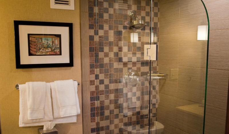 Executive King Room image 2