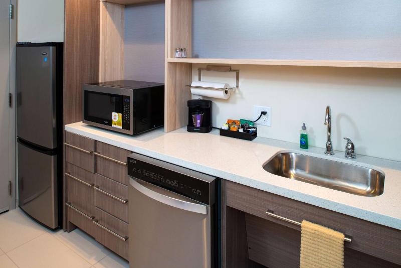 King Studio Suite - Mobility Access/Non-Smoking image 4