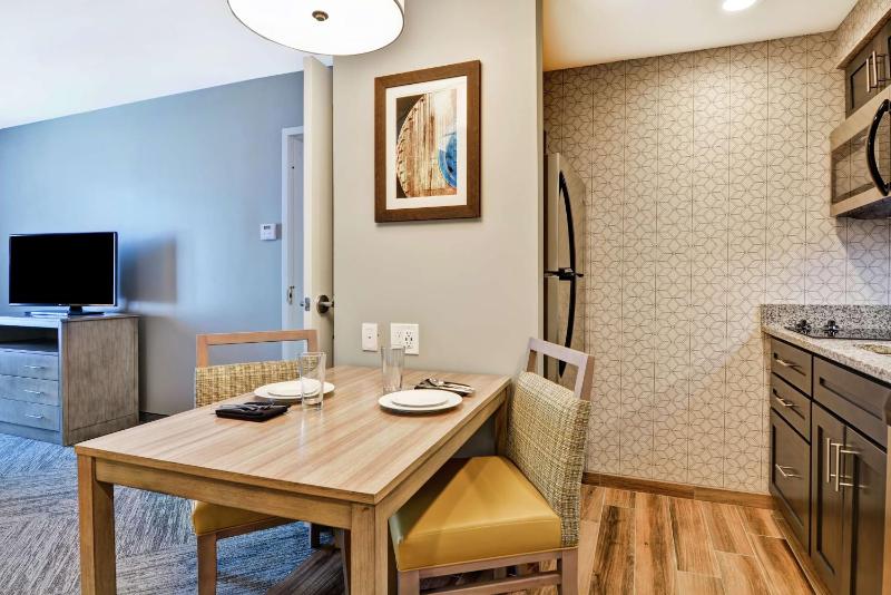 One-Bedroom King Suite - Non-Smoking image 4