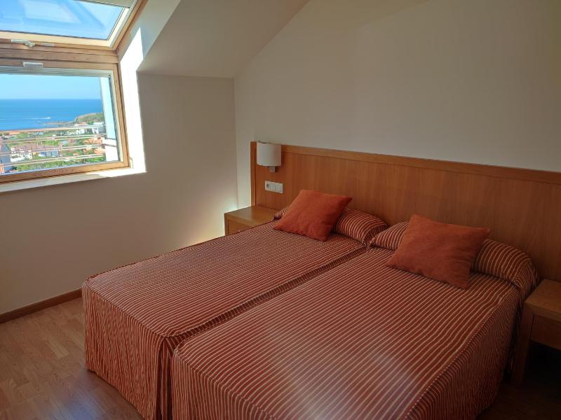 Superior One-Bedroom Apartment image 4