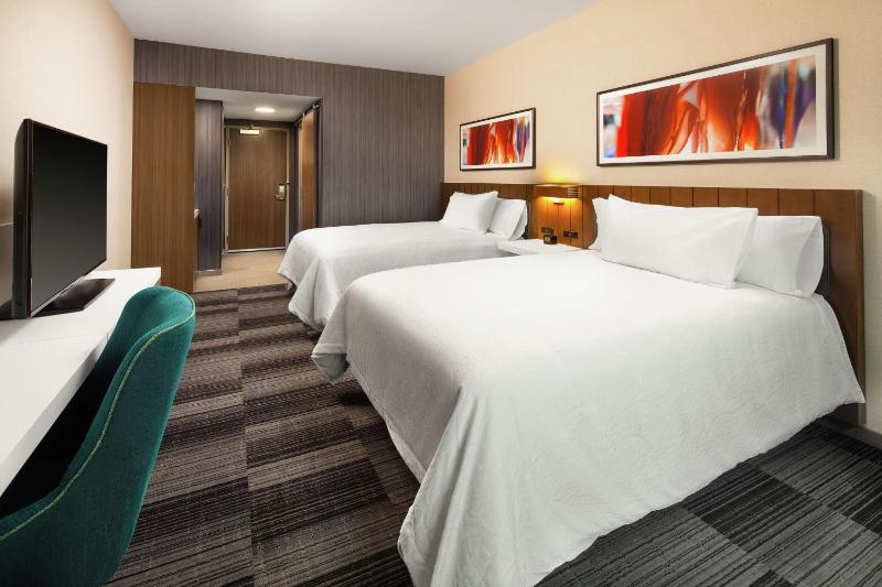 Queen Room with Two Queen Beds image 3
