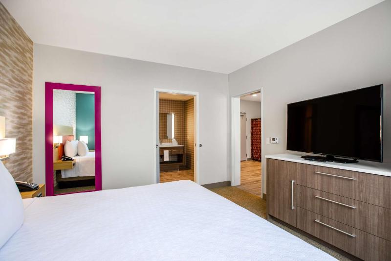 One-Bedroom King Suite - Non-Smoking image 3