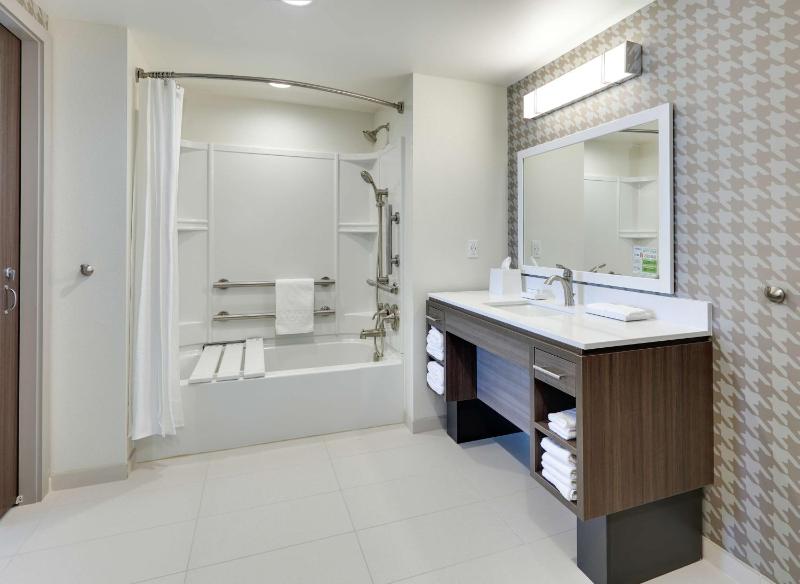 King Studio Suite - Mobility Access/Non-Smoking image 2