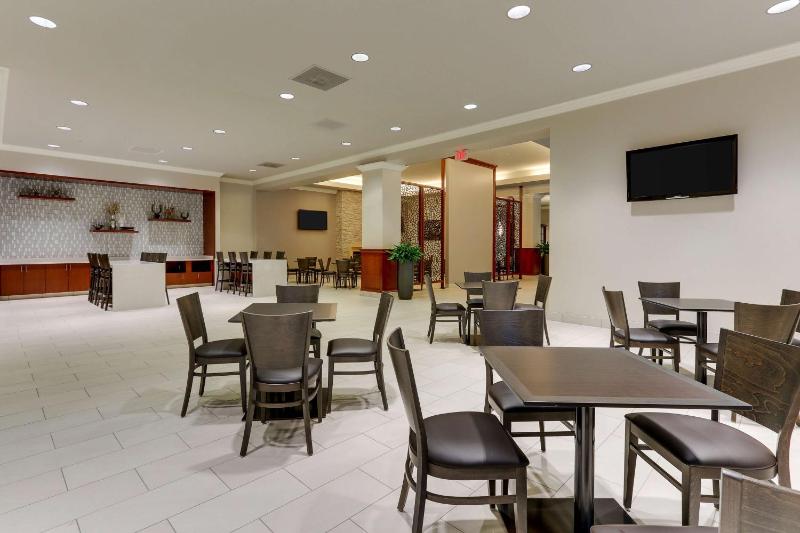 DoubleTree by Hilton St. Louis Forest Park - image 11