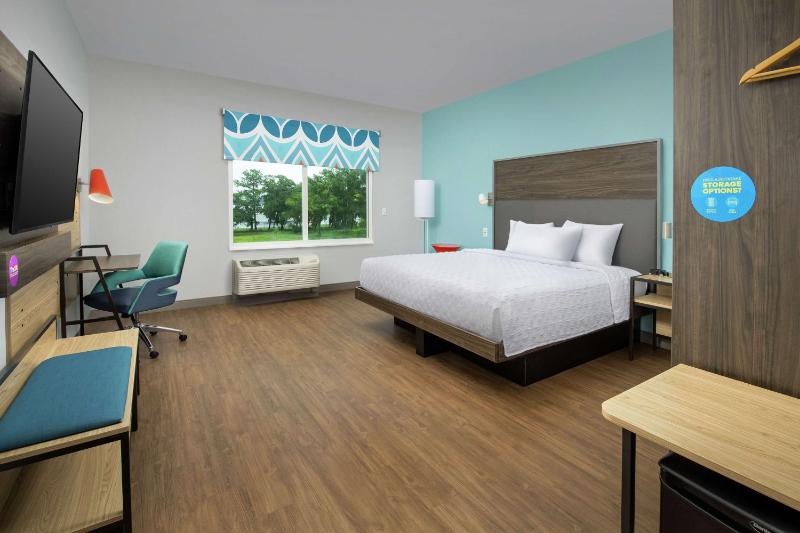 King Room with Bath Tub - Mobility Access image 3