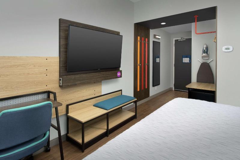 King Room image 4