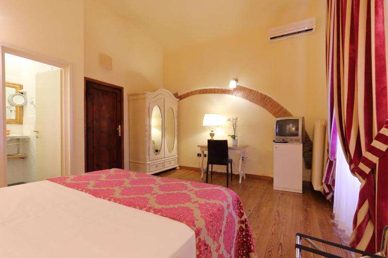 Triple Room image 2