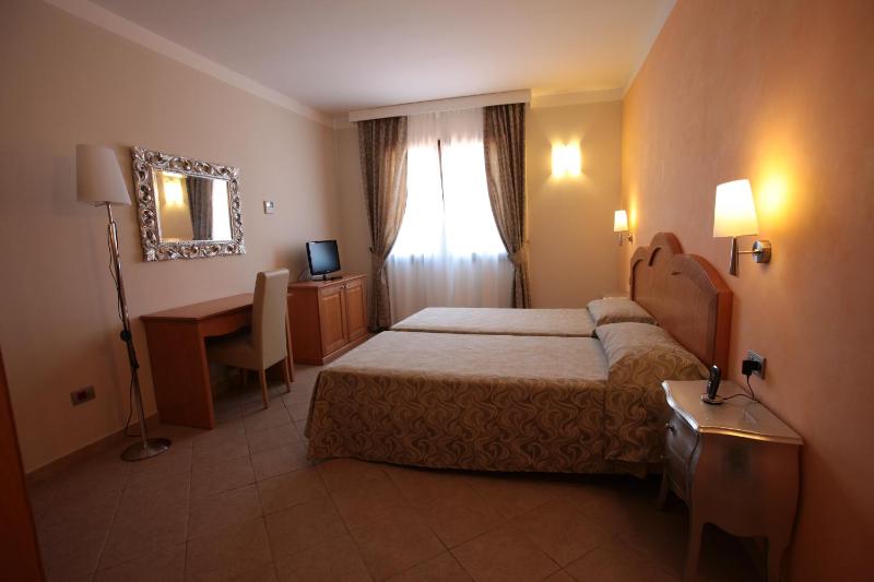 Triple Room image 2