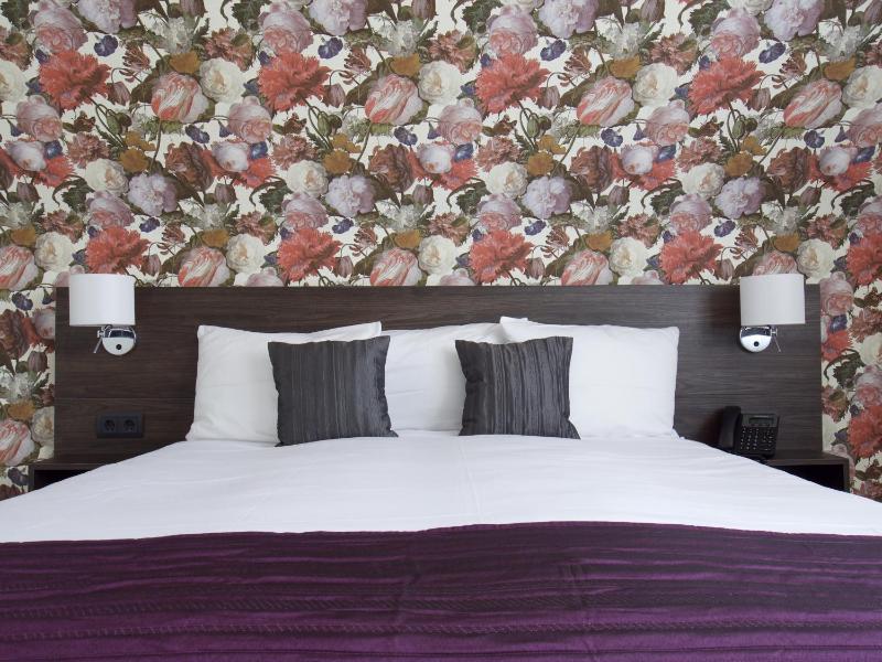 Standard Quadruple Room image 3