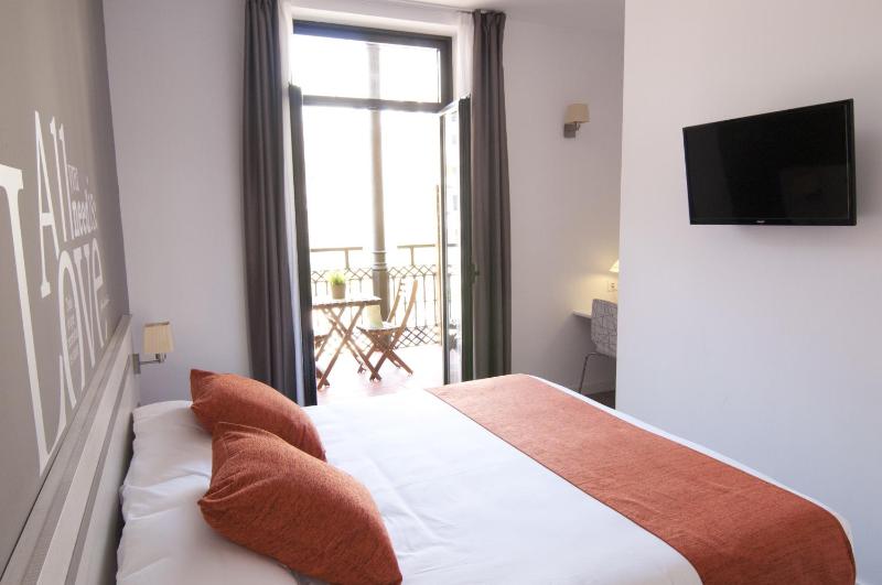 Superior Double or Twin Room with Terrace image 4
