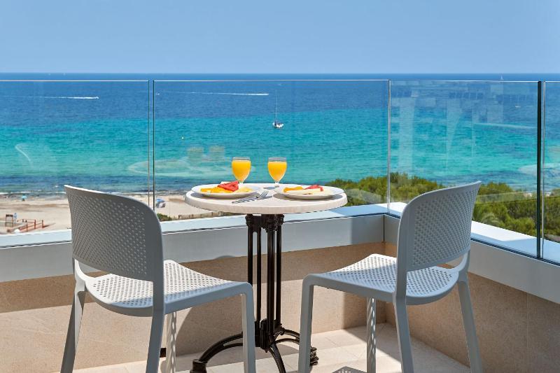 Apartment with Sea View image 3