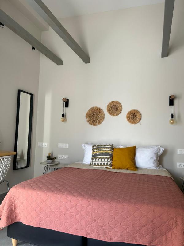 Small Double Room image 1
