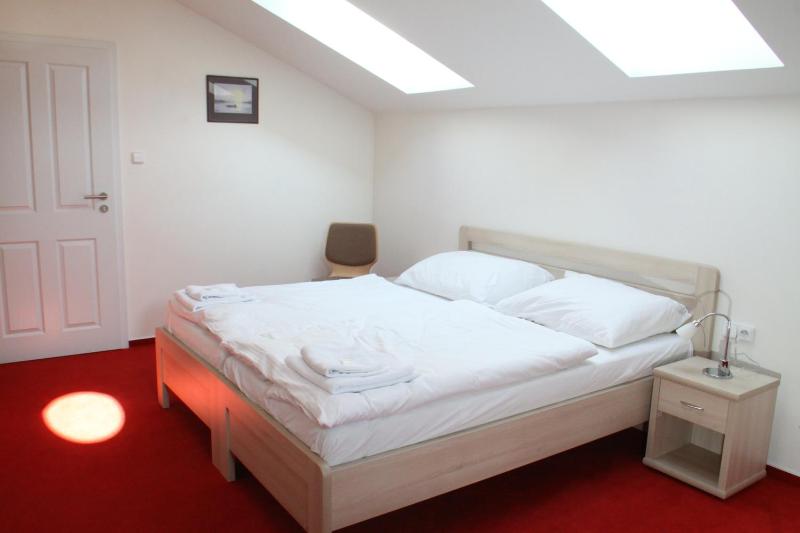 Standard Double Room image 2