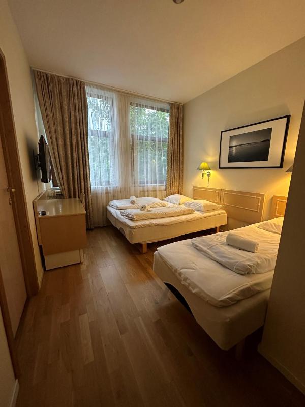 Standard Family Room image 1