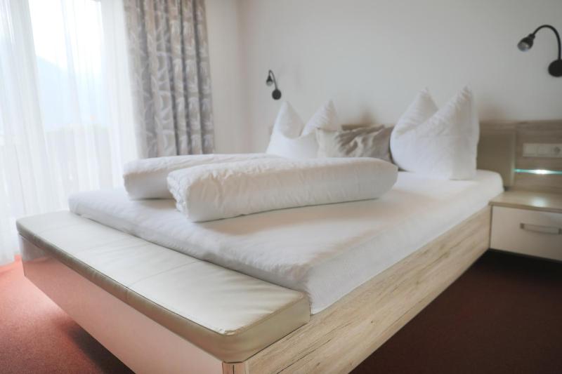 Deluxe Double Room with Balcony image 1