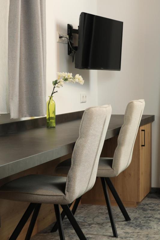 Deluxe Double Room with Balcony image 4