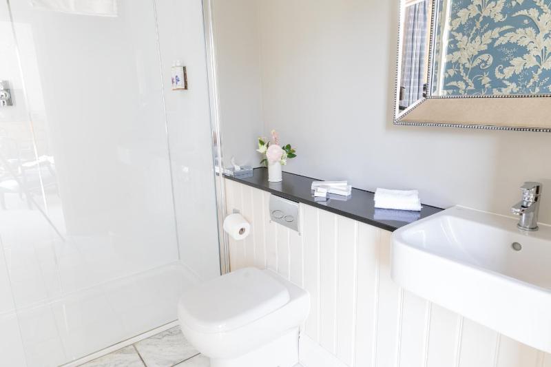 The Dearing Suite  image 2