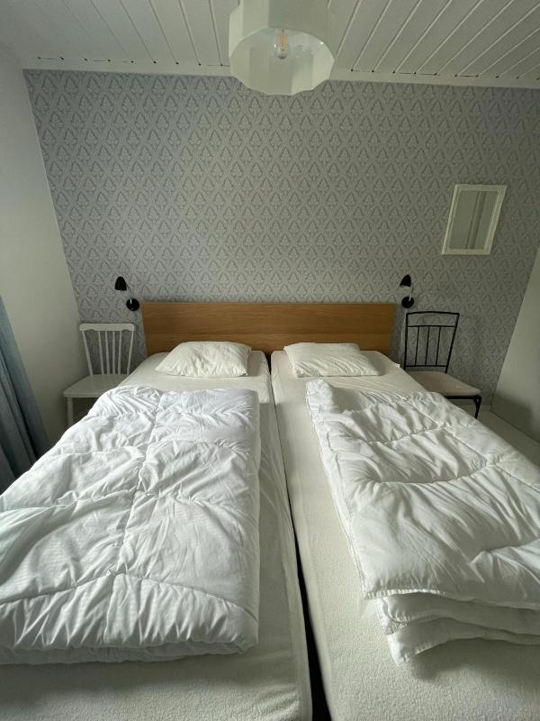 Double Room with Shared Bathroom image 2