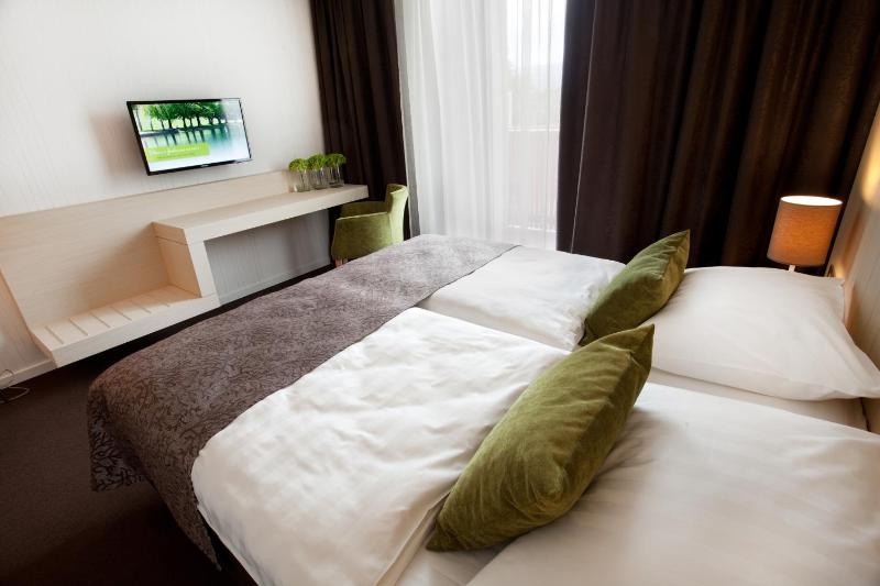 Double or Twin Room with Balcony image 2