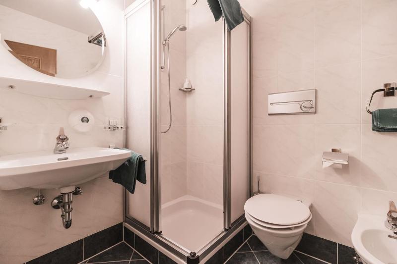 Double Room with Balcony image 3