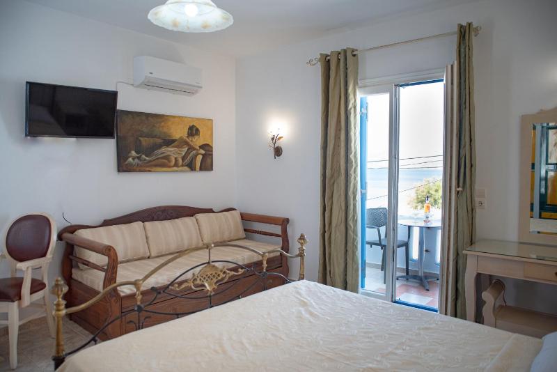 Studio Apartment with Side Sea View image 3