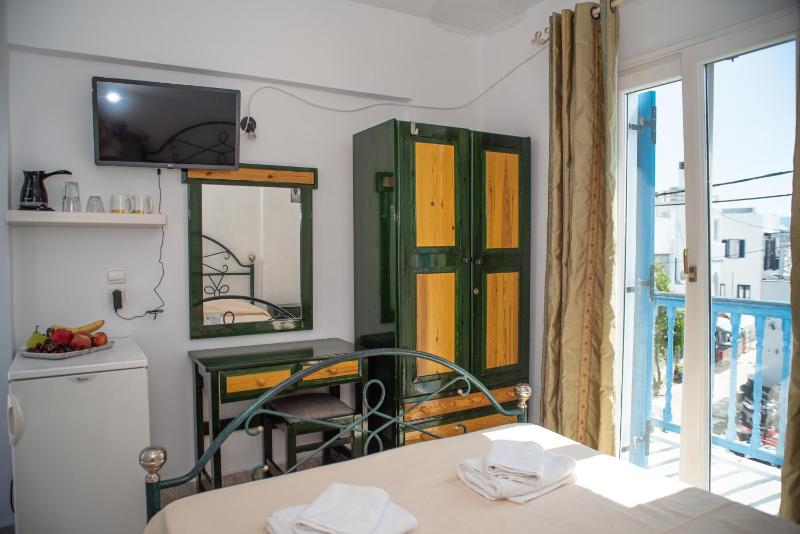Budget Double Room image 3