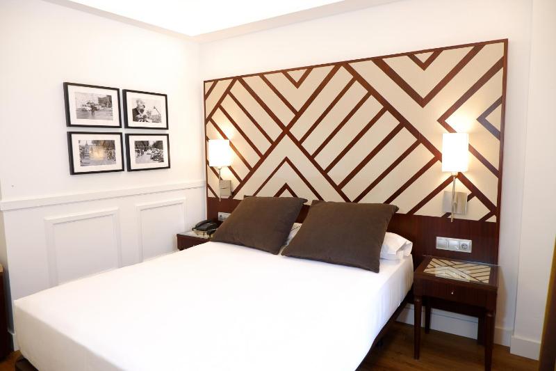 Superior Double Room (1-2 Adults) image 1