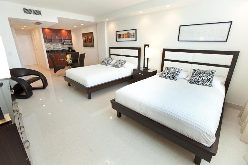 Premium Two-Bedroom Suite with Ocean View 1427 image 4
