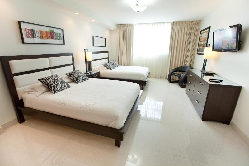 Premium Two-Bedroom Suite with Ocean View 1427 image 3