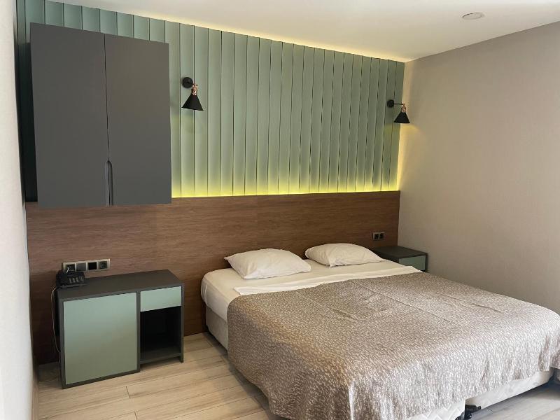 Standard Double Room image 2