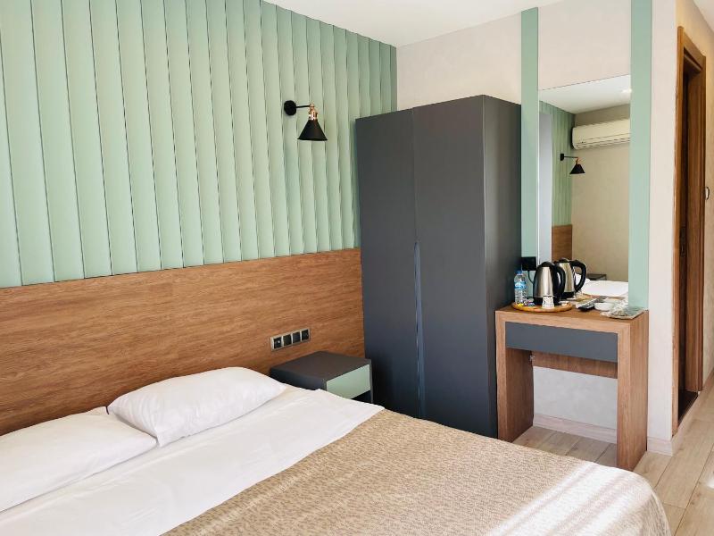 Standard Double Room image 1