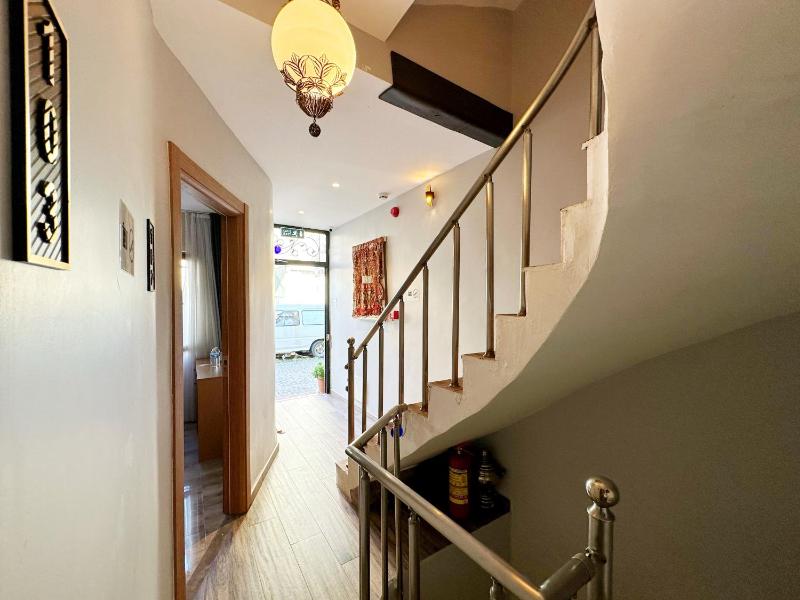 Sultan Pier Hotel - image 12