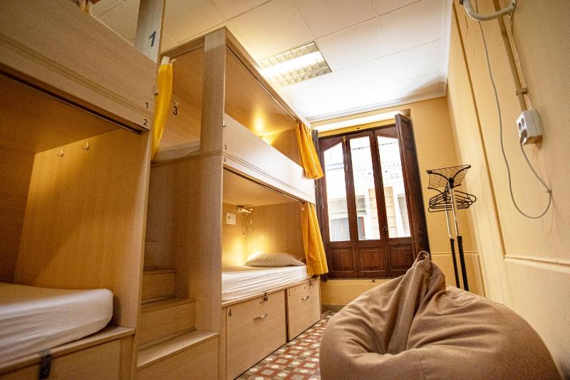Bunk Bed in 4-Bed Dormitory Room image 3