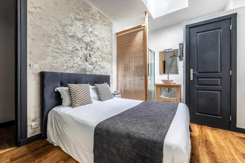 Standard Double Room image 1