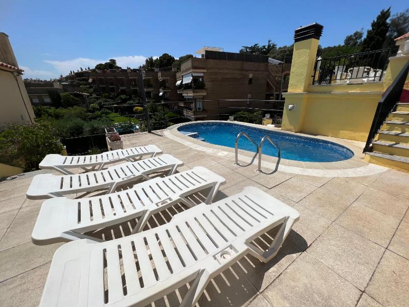 Apartaments Monjardí Images
