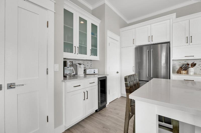 Kite One - Private bayside home with Pool and Hot Tub home - image 28