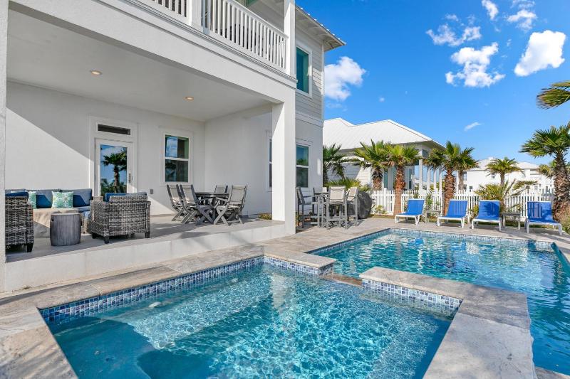 Kite One - Private bayside home with Pool and Hot Tub home - image 7