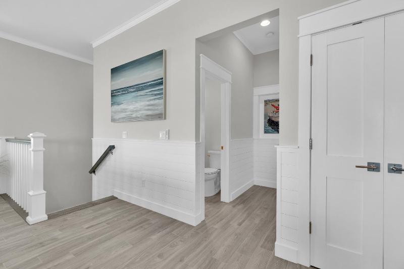 Kite One - Private bayside home with Pool and Hot Tub home - image 15