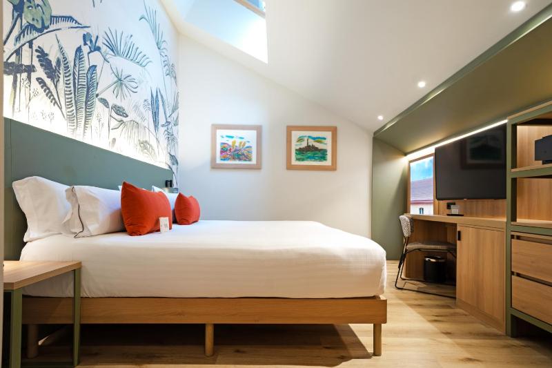 Double Room - Attic image 3