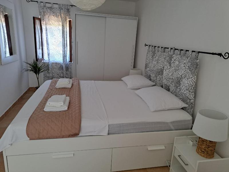 Family Apartment in Center of Murter Images