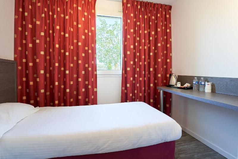 Superior Triple Room image 2