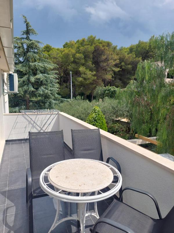 Apartment View - image 7