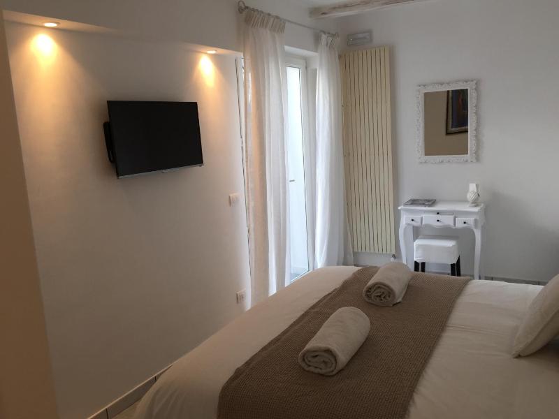 Superior Double Room image 3