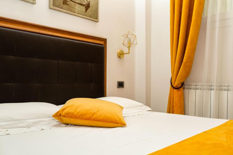 Standard Double Room image 1