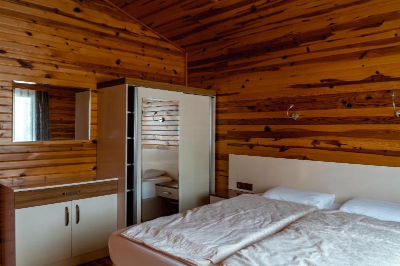 Two-Bedroom Bungalow image 4